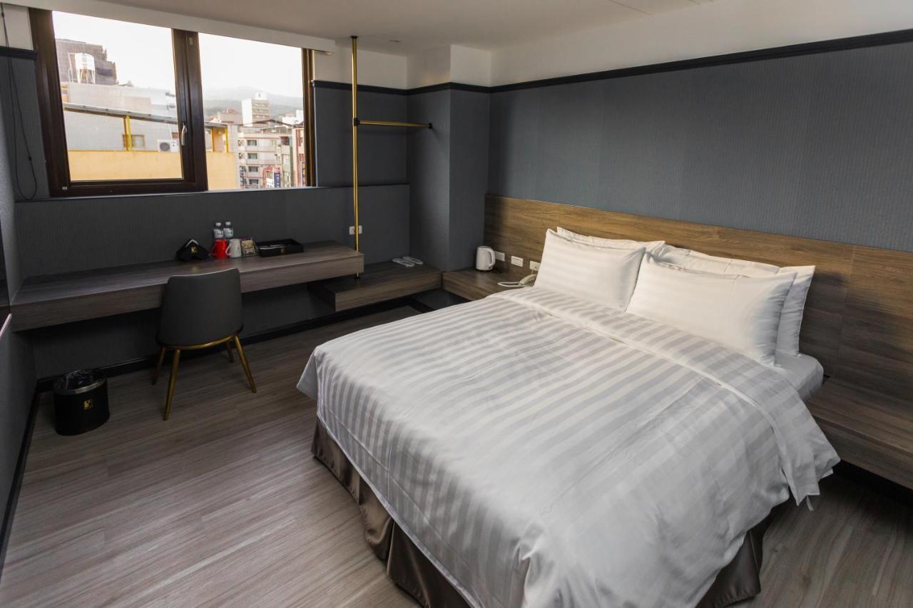 Q21 Hotel Каосюн Екстериор снимка