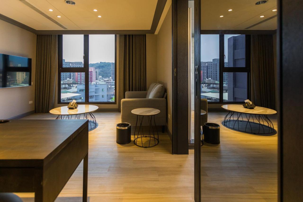 Q21 Hotel Каосюн Екстериор снимка