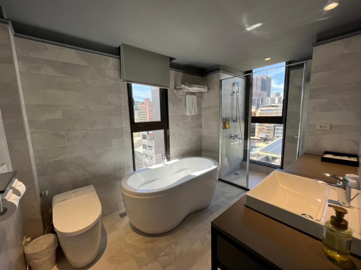 Q21 Hotel Каосюн Екстериор снимка