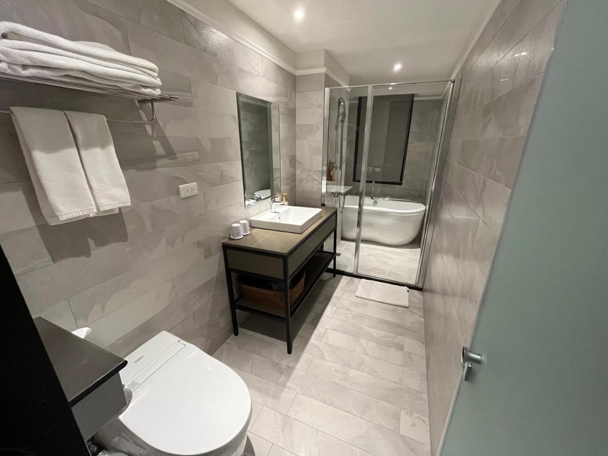 Q21 Hotel Каосюн Екстериор снимка