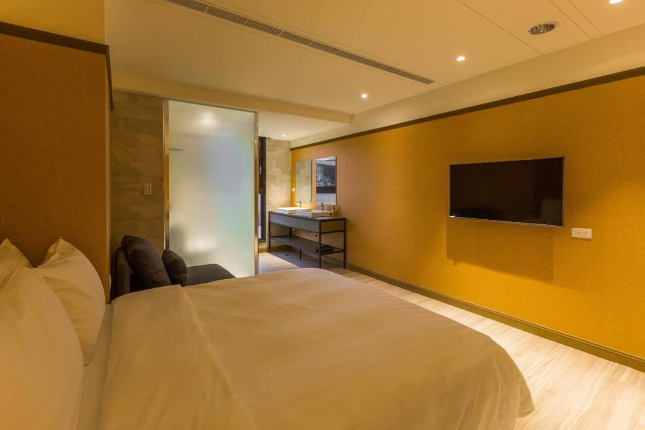Q21 Hotel Каосюн Екстериор снимка