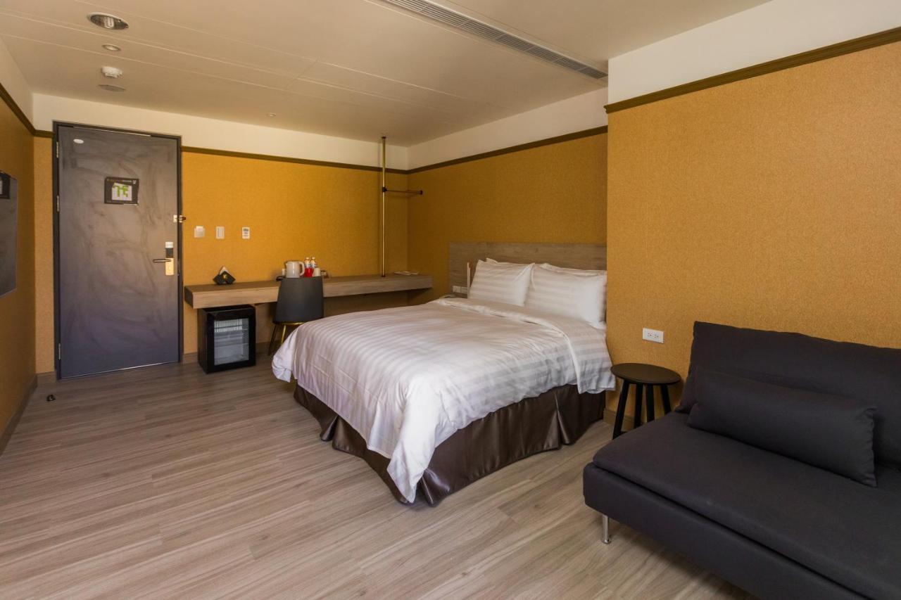 Q21 Hotel Каосюн Екстериор снимка