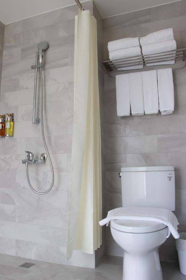 Q21 Hotel Каосюн Екстериор снимка