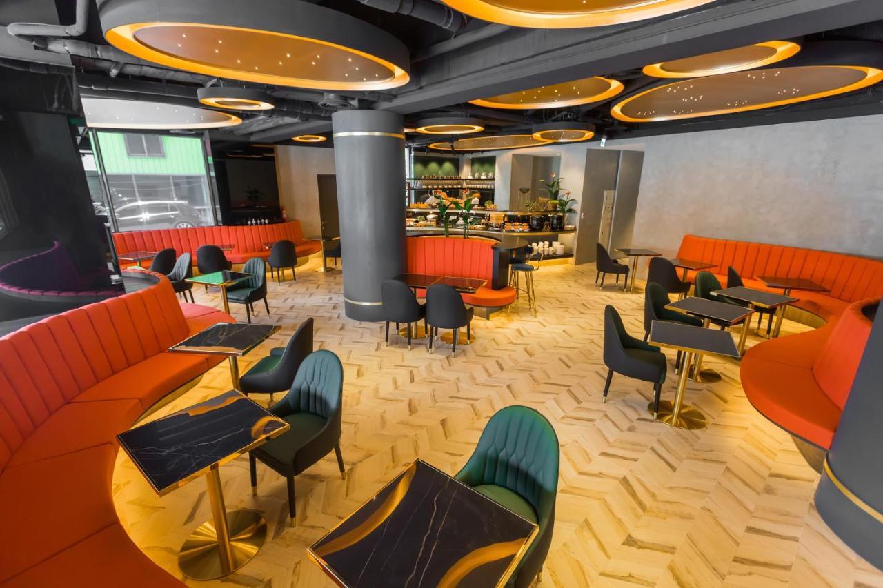 Q21 Hotel Каосюн Екстериор снимка