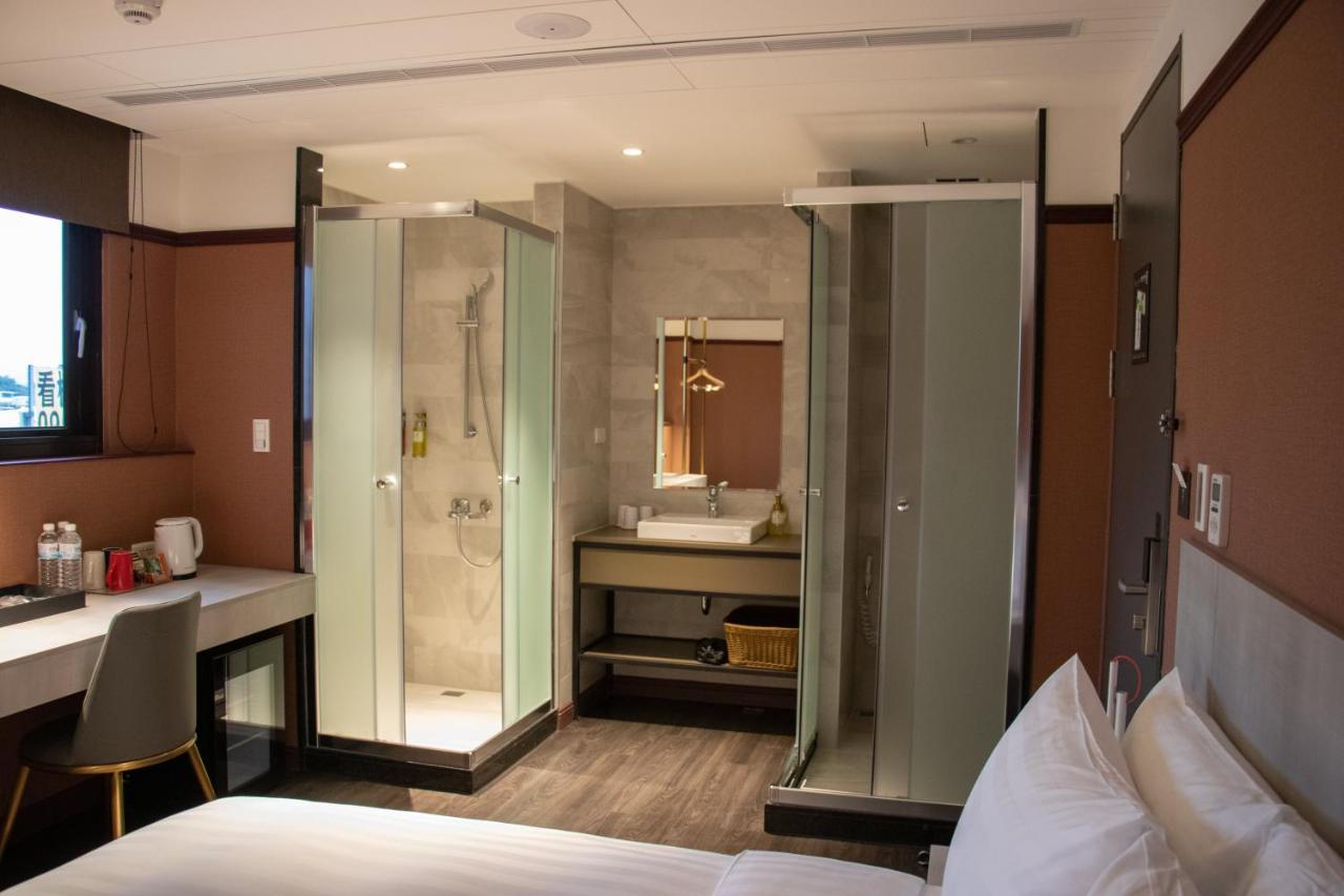 Q21 Hotel Каосюн Екстериор снимка