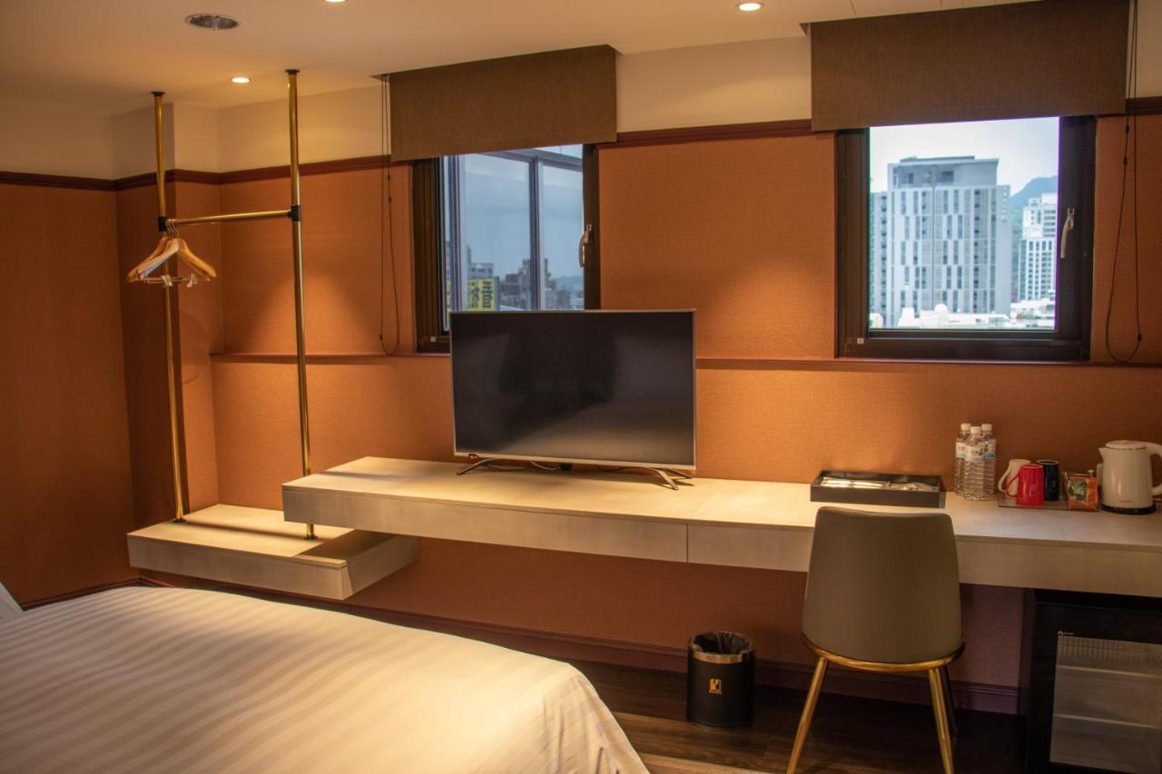 Q21 Hotel Каосюн Екстериор снимка