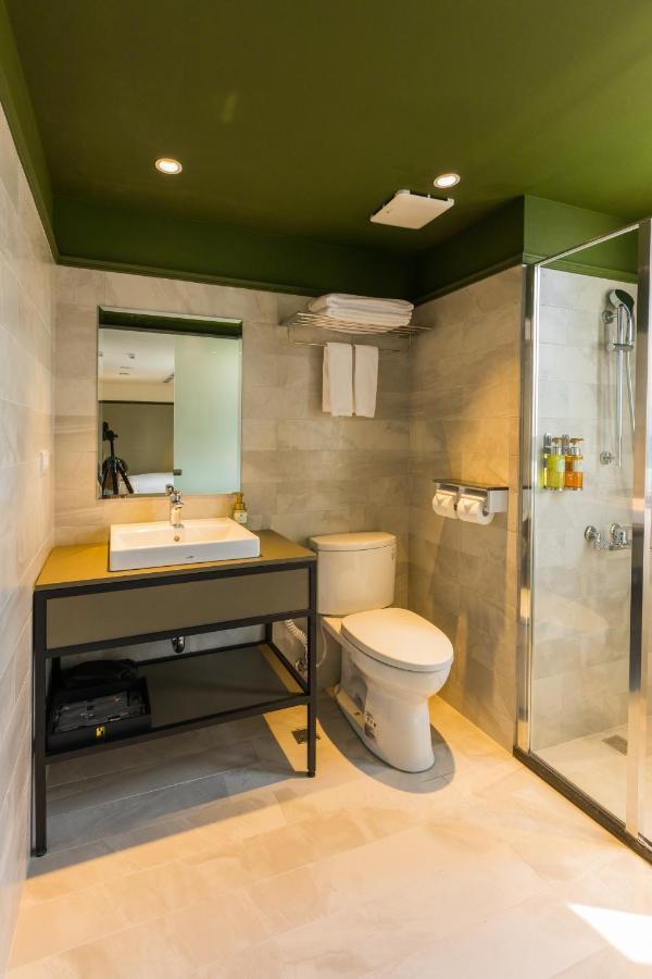 Q21 Hotel Каосюн Екстериор снимка